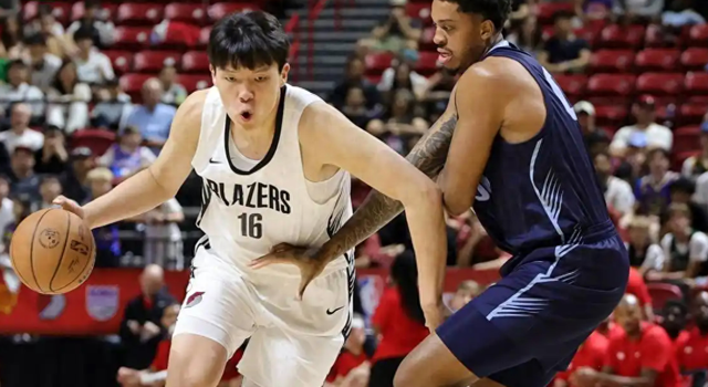 IM电竞APP-杨瀚森出战背靠背上演力劈华山 体能和篮板问题能否得到改善？