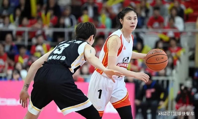 IM电竞APP-15分大逆转失败？女篮霸主惨遭两连败：杨力维21分王思雨12+7