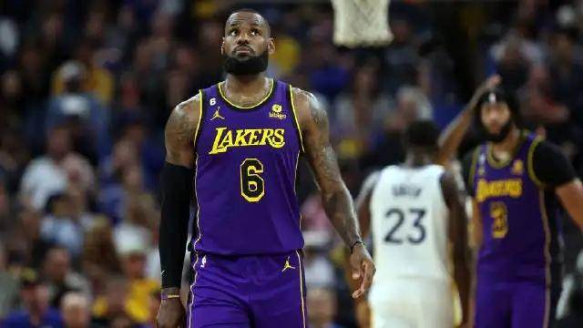 IM电竞官方网站-生涯第20个赛季失败开场 詹姆斯：输球在意料之中