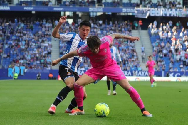 IM电竞APP-全队最低分！武磊半场仅触球11次再失证明机会